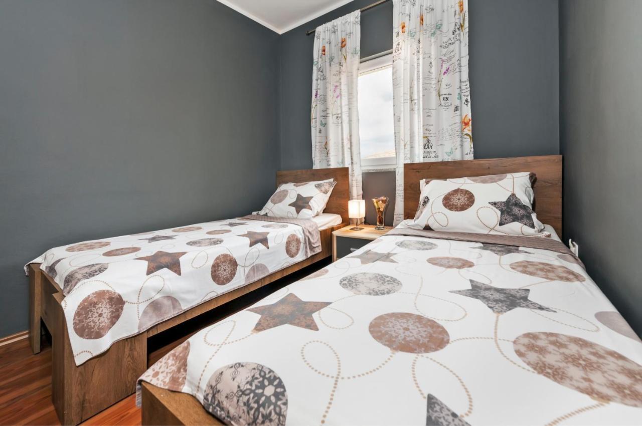 רוביני Apartment Cave מראה חיצוני תמונה